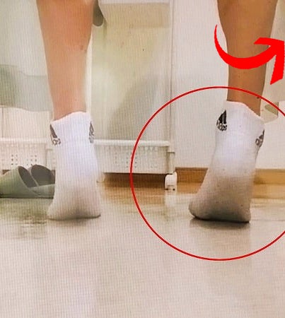 靴下を履いた状態での踵の動き